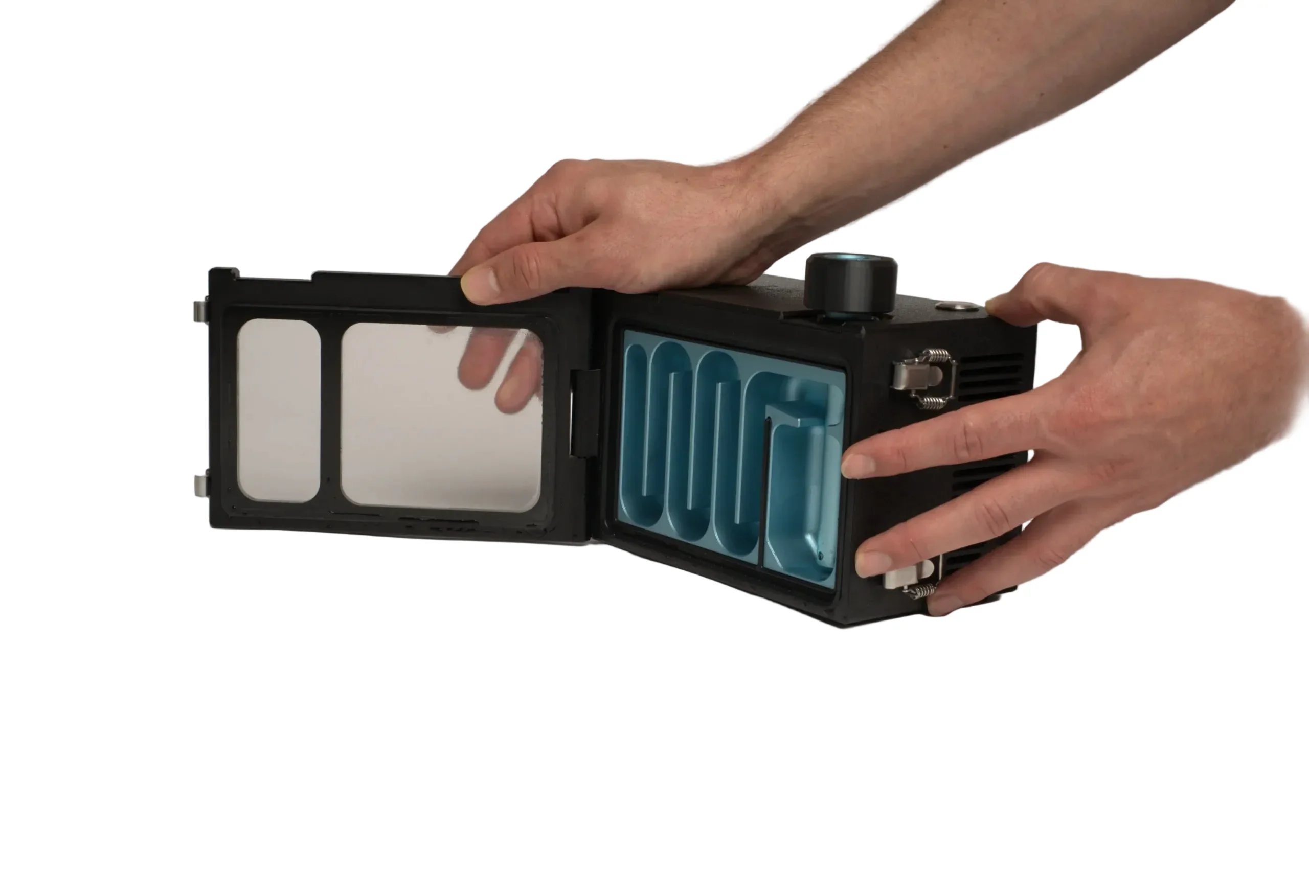 Lidavel The Box Electronically Cooled Smoking Device - Image 5
